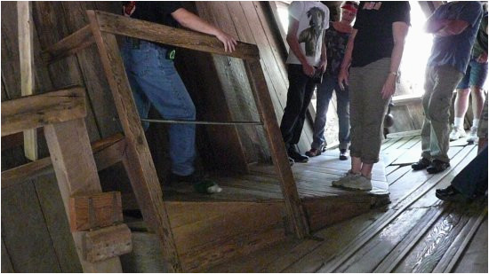 the house of mistery picture of the oregon vortex house of mystery