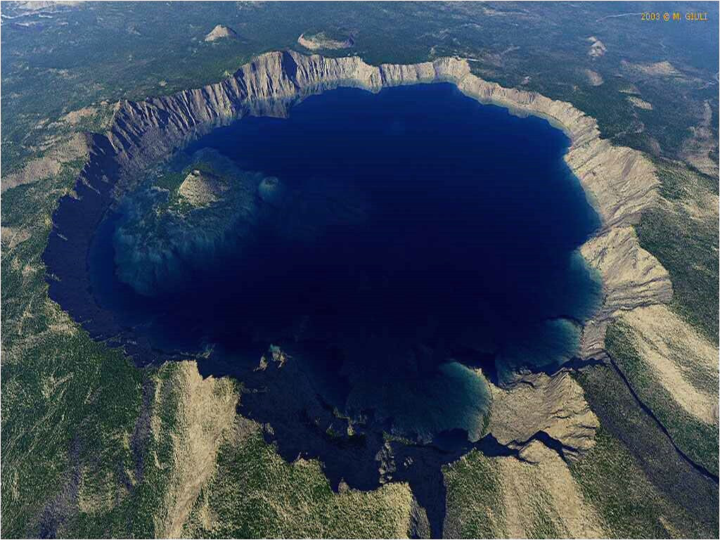 this shot of crater lake blows my mind and obviously the