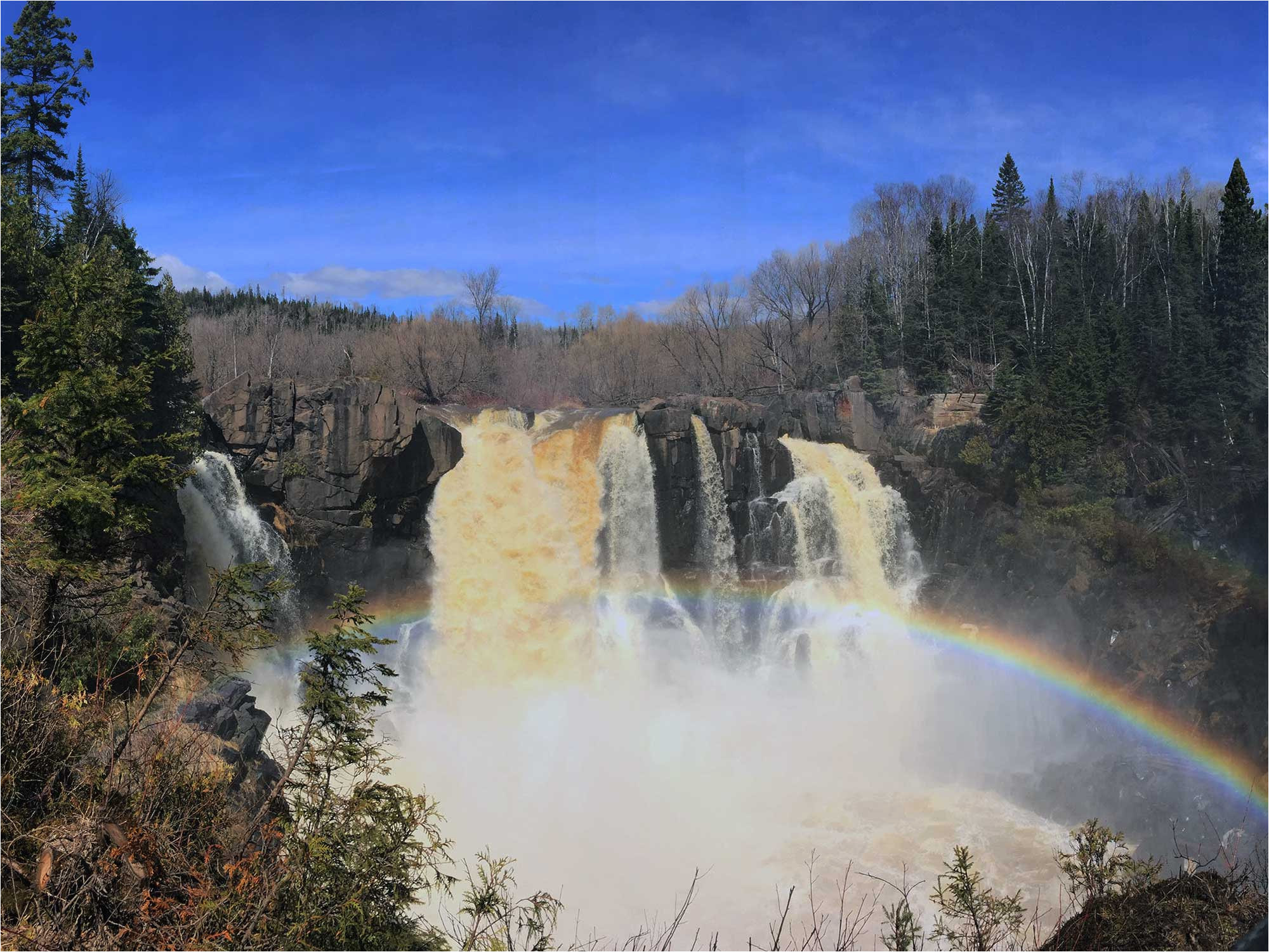 visitor guide to minnesota s north shore of lake superior