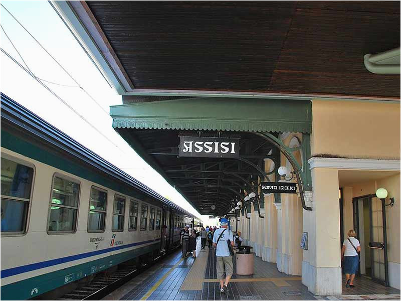 assisi train station guide italiarail