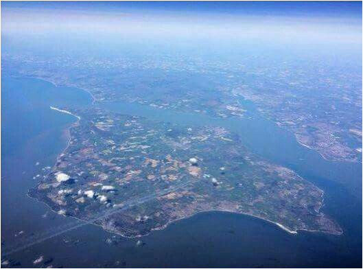 aerial view of the isle of wight we live in the top left bit