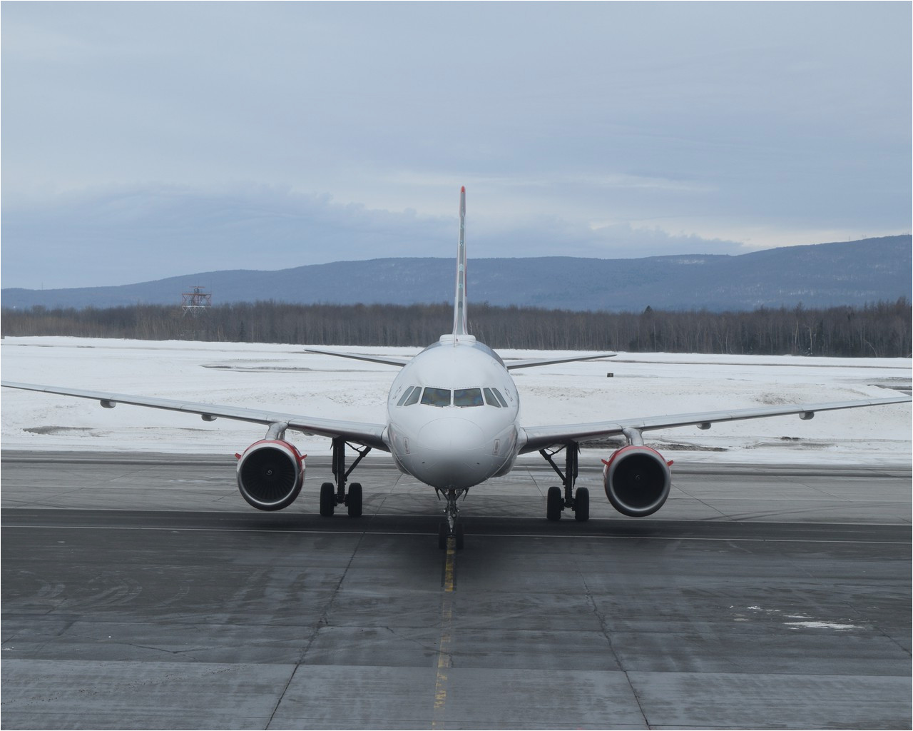 review of air canada rouge flight from quebec to toronto in economy