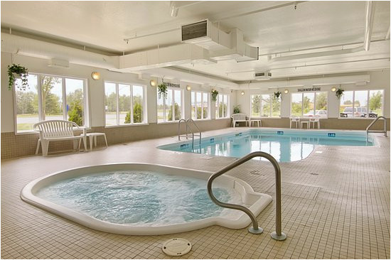 pool picture of super 8 by wyndham fort frances tripadvisor