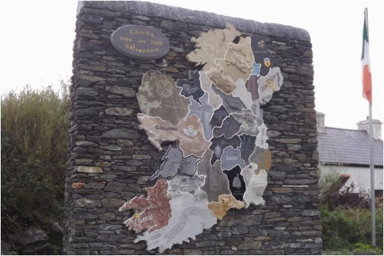 map of ireland picture of glencolmcille folk village