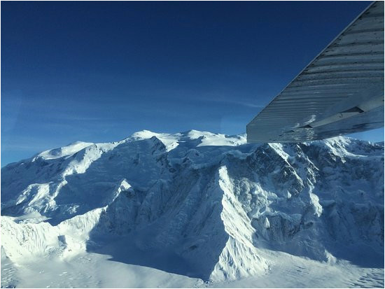 mt logan 5959m highest mountain in canada a flight seeing